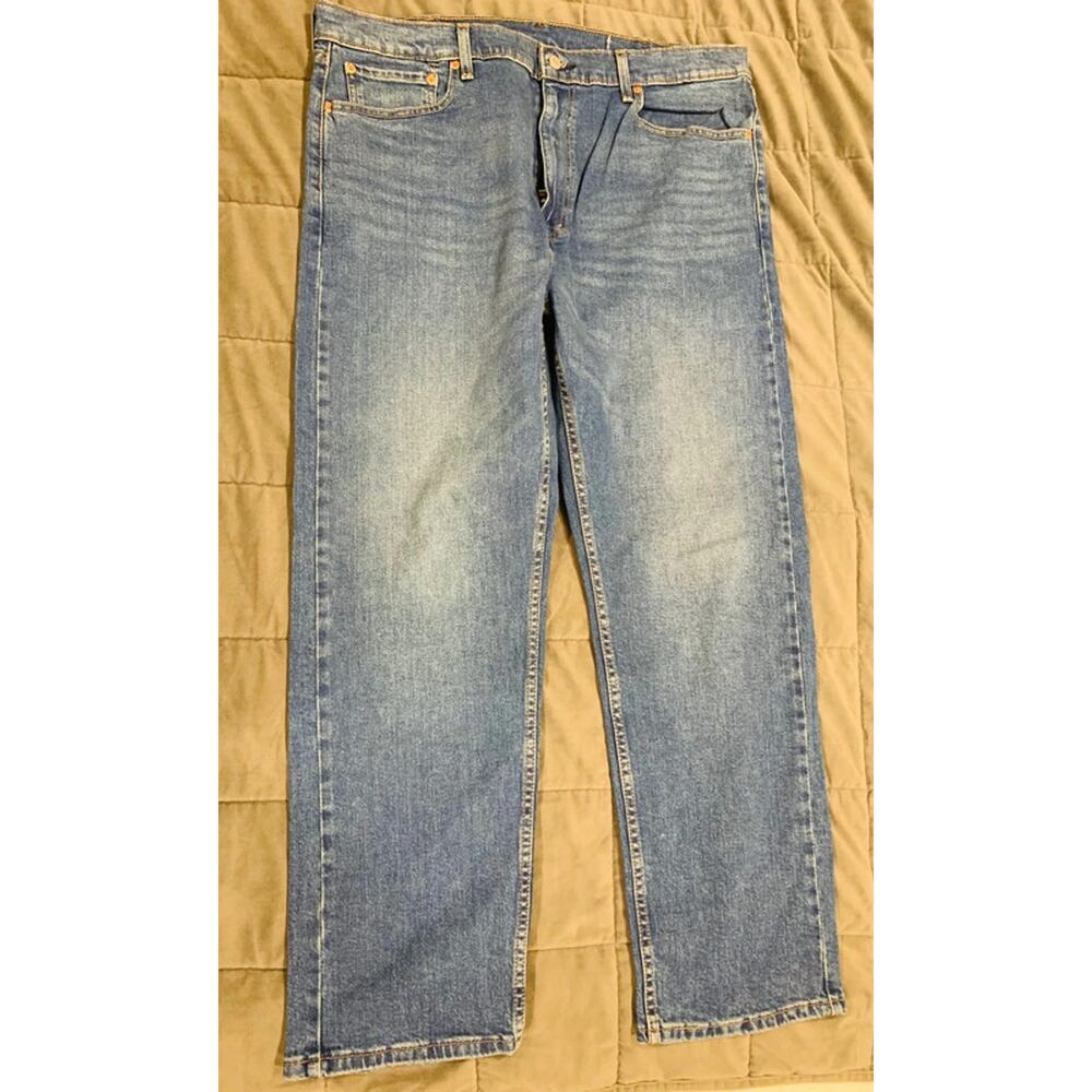 Levi's Light Wash Denim jeans, Classic 5-Pocket Styling Men's Size 40 x 30